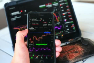 Feds Rate Cut Decision 2025 What It Means for the Economy and Investors